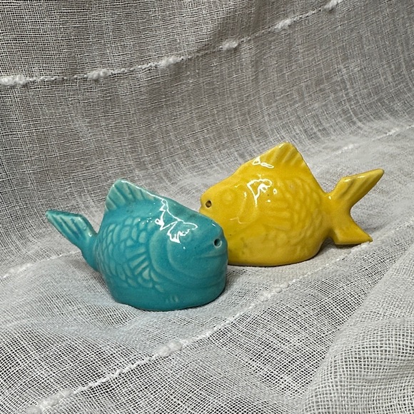 Vintage 1950s Bauer Chicken Of the Sea Advertising Salt and Pepper Shakers Fish - Picture 3 of 16